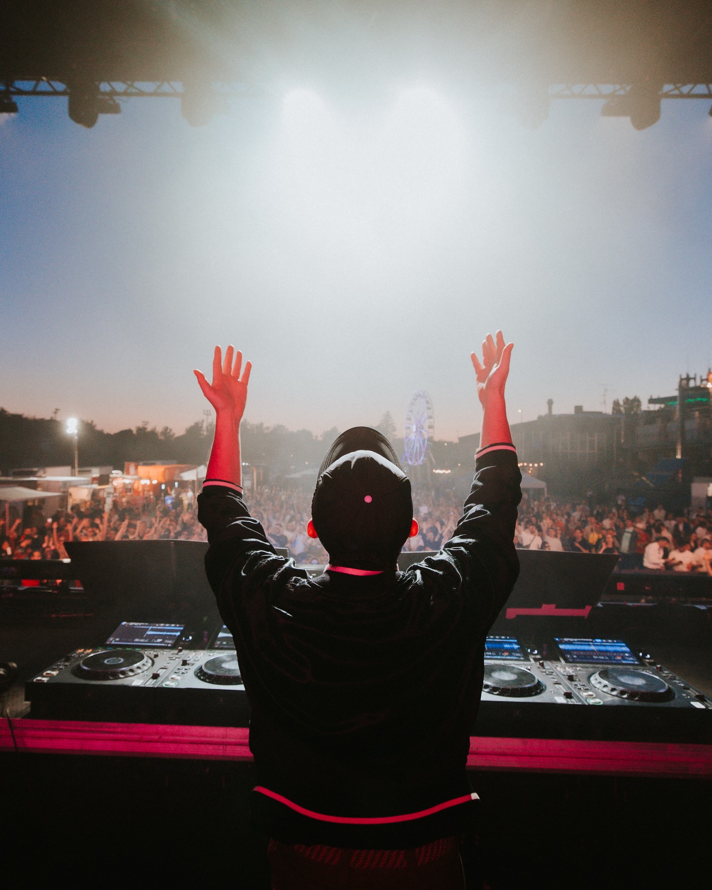 When the engines cool, @martinsolveig turns up the heat 🔥 #WEC #6HImola