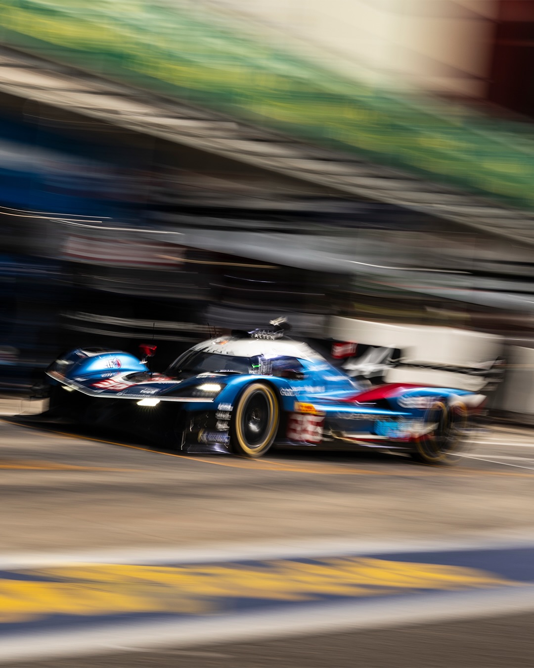 Pit lane moments in Imola 🍭   Swipe to the end to see a special guest! #WEC #6HImola